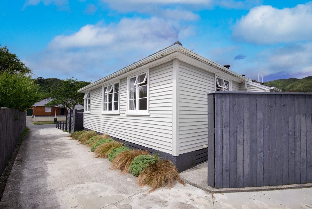 4 Langford Street, Naenae, Lower Hutt - Carousel 10