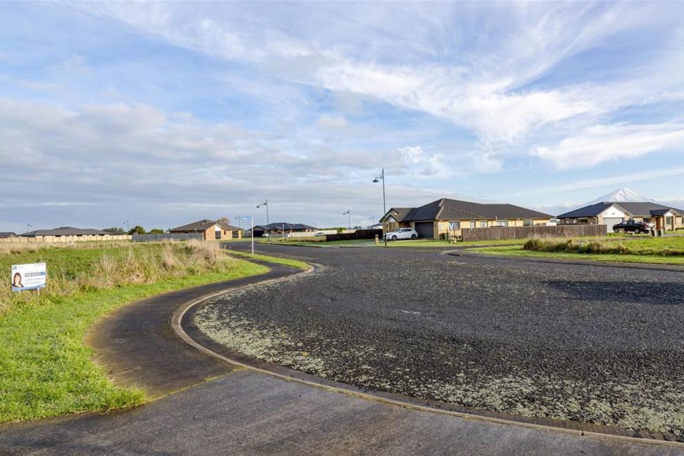 2 Yulestar Place, Hawera - Carousel 1
