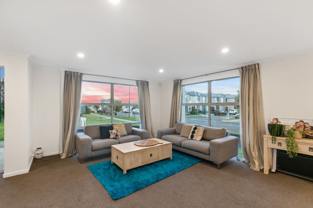49 Hollowout Street, Takanini, Auckland - Carousel 2