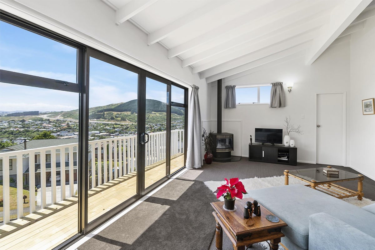 5 Saint Aidans Way, Tawa, Wellington - Carousel 26