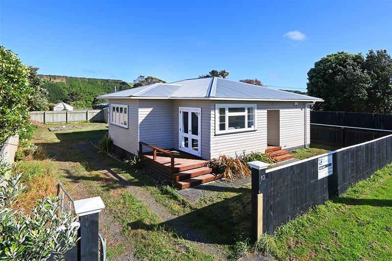 10 Ohawe Terrace, Hawera - Carousel 1