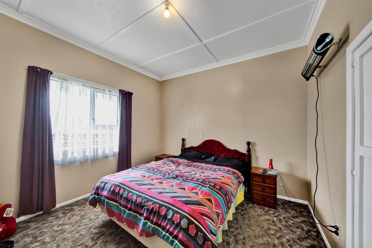 11 Kent Terrace, Midhirst, Stratford - Carousel 2