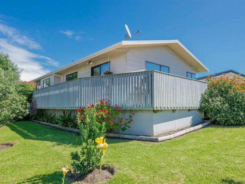 5 Simcox Street, Otaki Beach, Otaki - Carousel 2