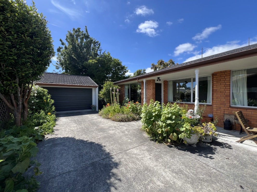 2/17 Karen Lane, Beckenham, Christchurch - Carousel 1