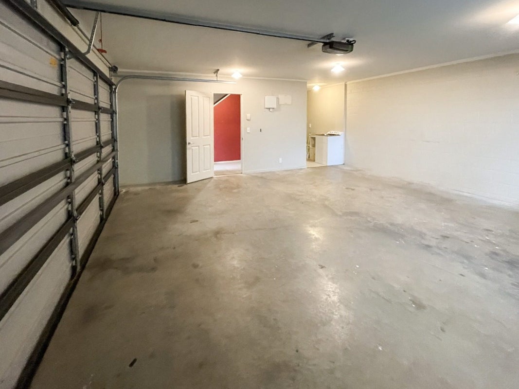 5B Bishops Glen, Tawa, Wellington - Carousel 16