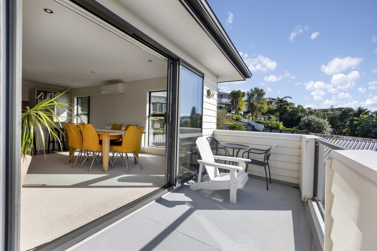 11A Handley Place, Glen Avon, New Plymouth - Carousel 1