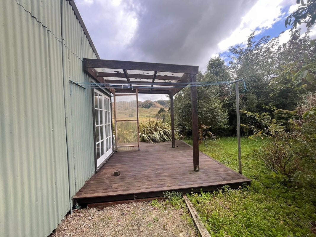 933 Makomako Road, Pahiatua - Carousel 2