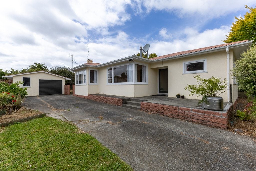 3 Glen Place, Awapuni, Palmerston North - Carousel 1