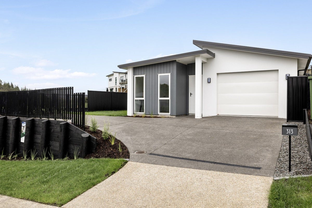313 Lakes Boulevard, Pyes Pa, Tauranga - Carousel 2