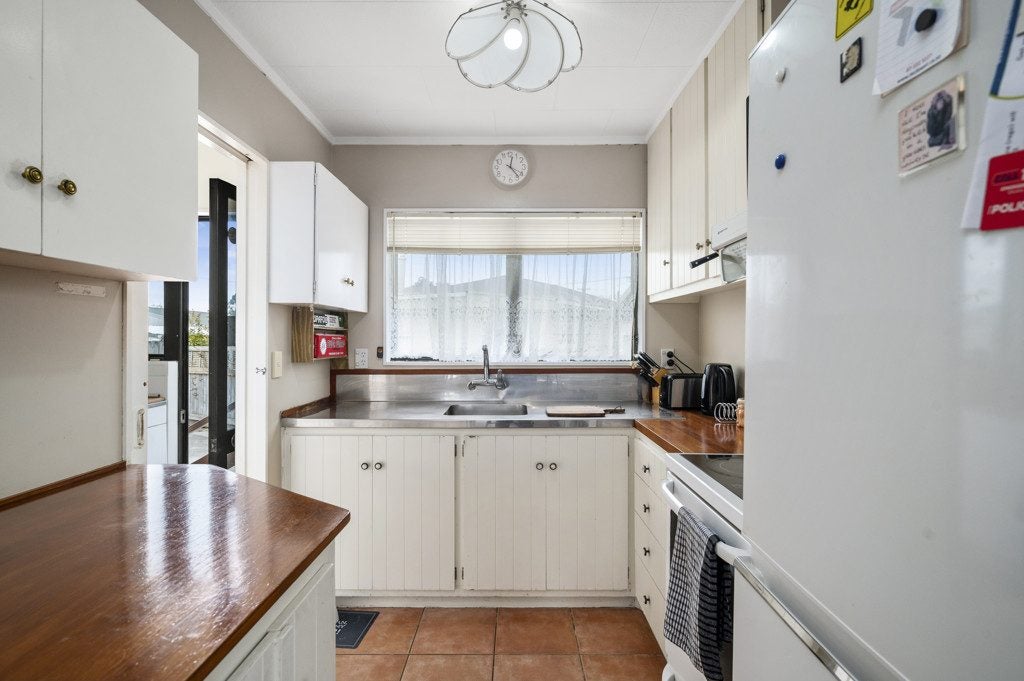 3A Fenruss Street, Fairy Springs, Rotorua - Carousel 2