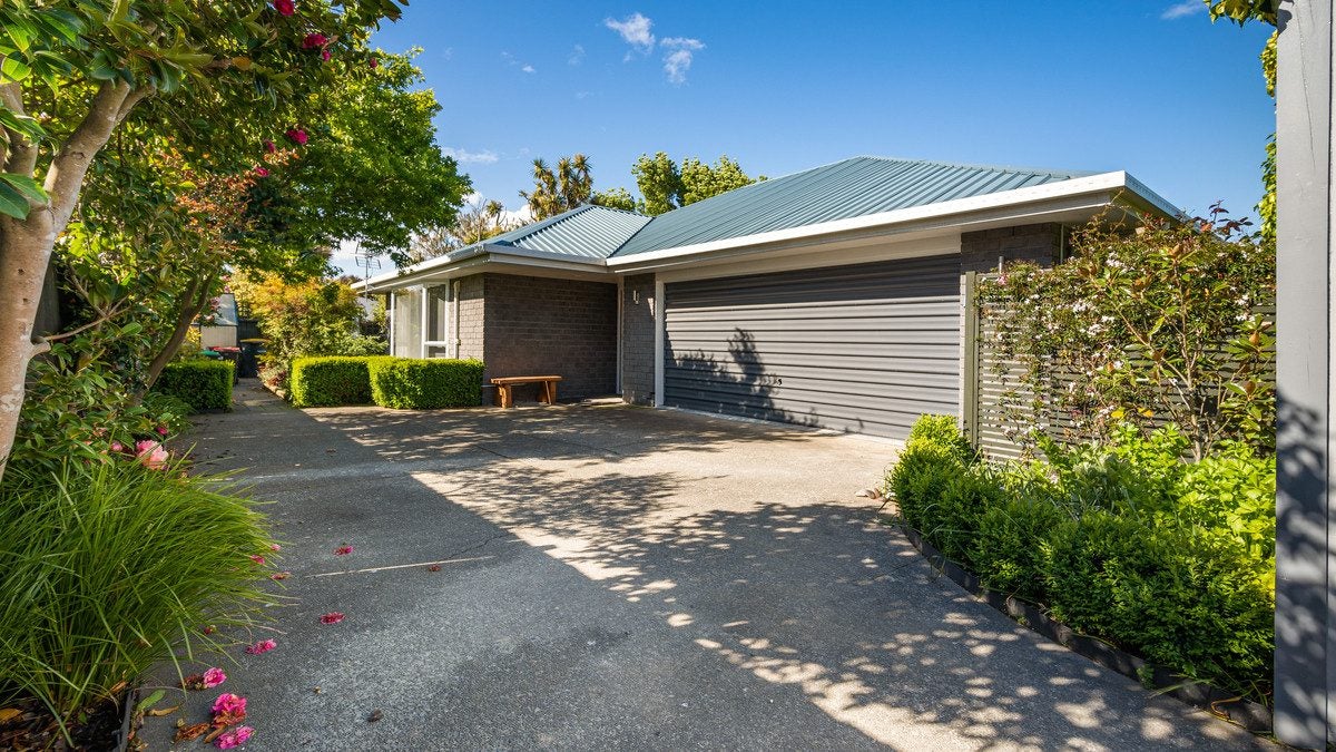 2/67 CORSON AVENUE, Beckenham, Christchurch - Carousel 1