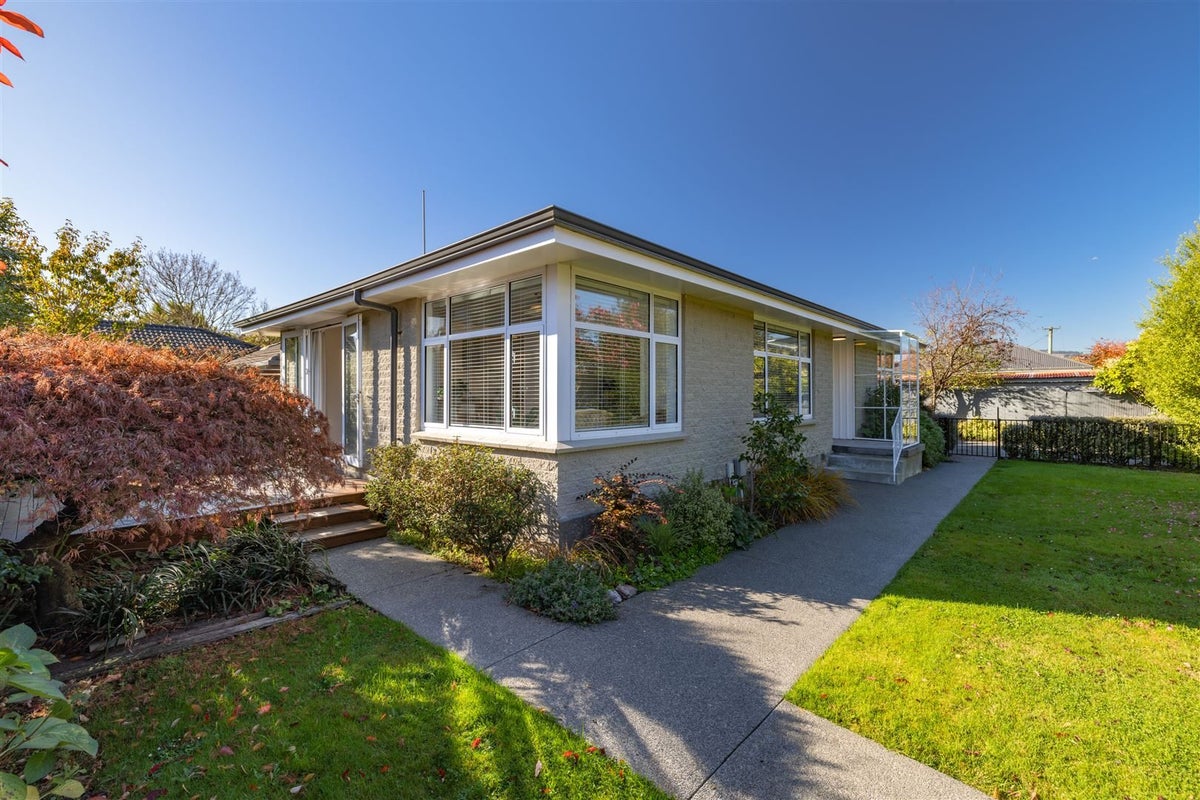 1/6 Evesham Crescent, Spreydon, Christchurch - Carousel 1