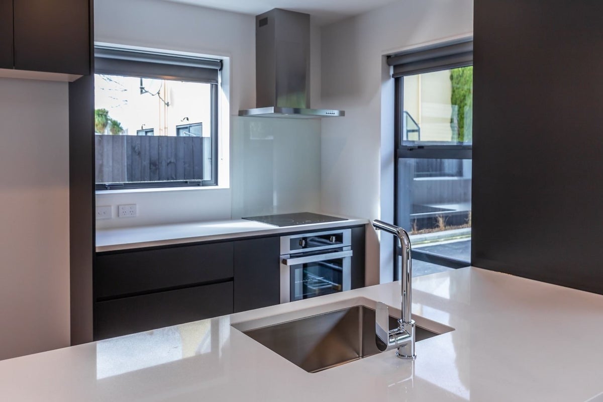 6/112 Purchas Street, Edgeware, Christchurch - Carousel 15