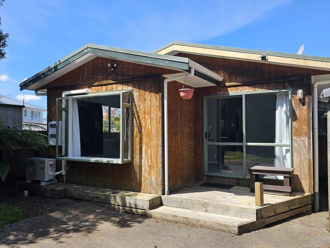 25 Western Road, Ngongotaha, Rotorua - Carousel 1
