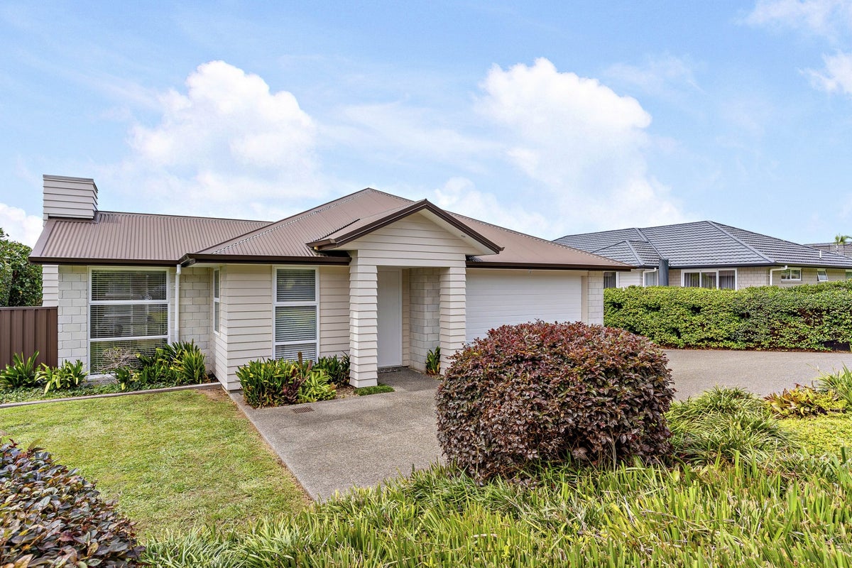 83 Jack Lachlan Drive, Beachlands, Manukau City, Auckland - Carousel 2