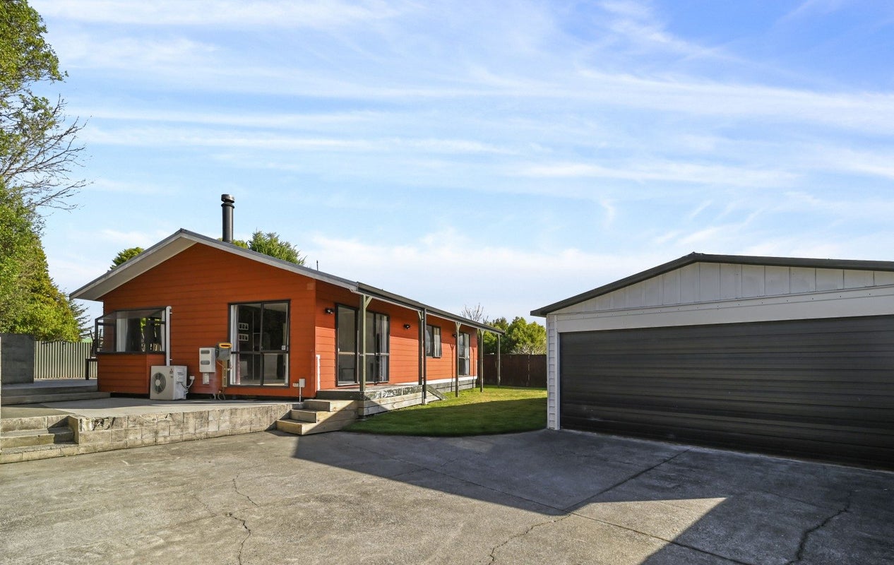 15 Hinemoa Avenue, Taupo, Taupo - Carousel 1