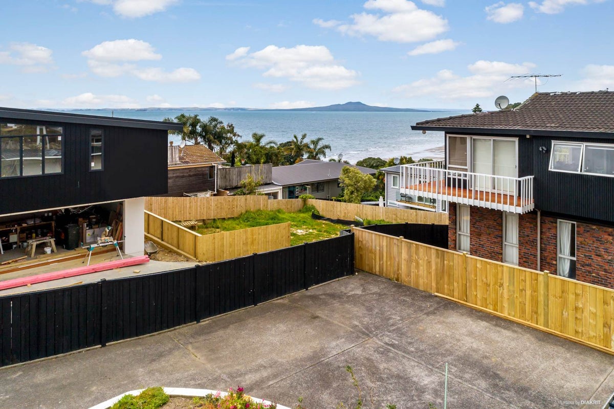 37A Hyde Road, Rothesay Bay, Auckland - Carousel 2