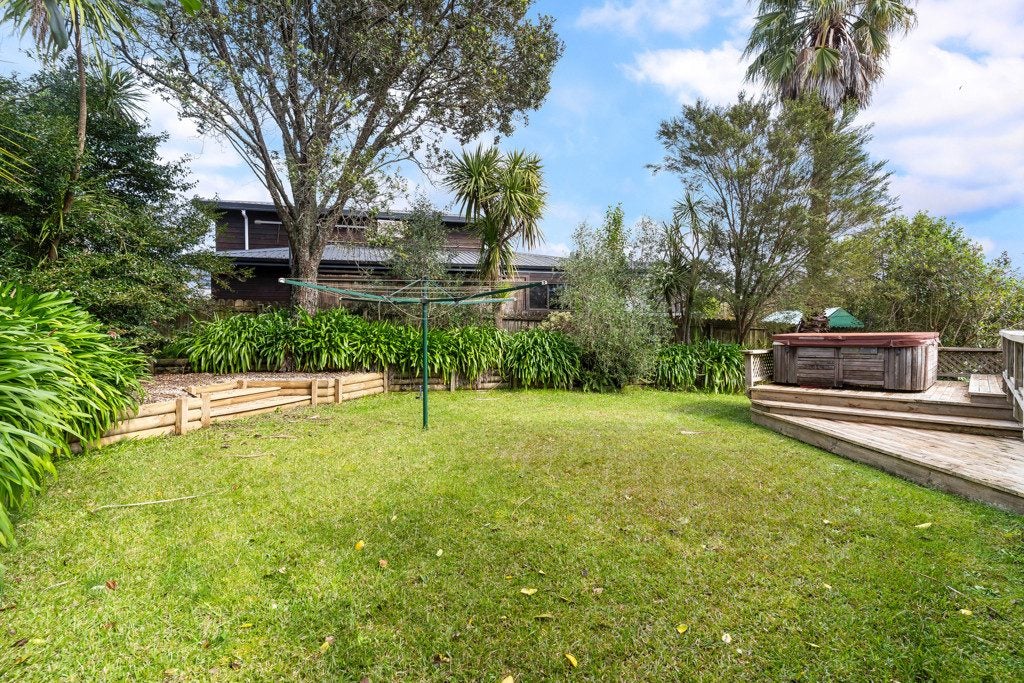 19D Avonleigh Road, Green Bay, Auckland - Carousel 2