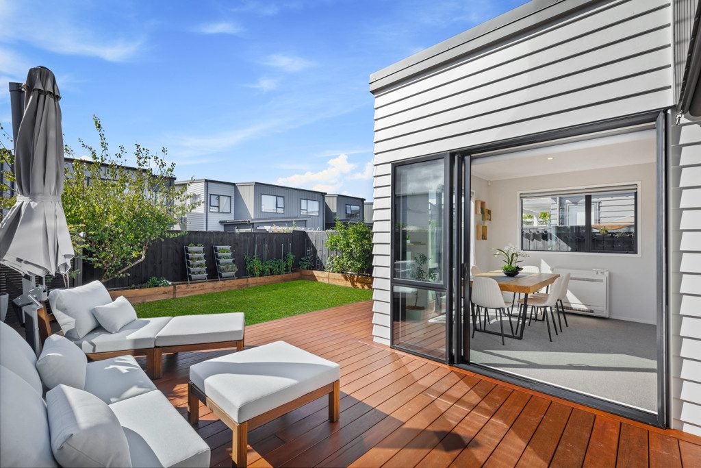 21 Ian Morrison Road, Hobsonville, Auckland - Carousel 1