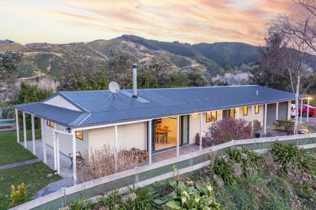 27 Anlaby Road, Nikau Valley, Paraparaumu - Carousel 1