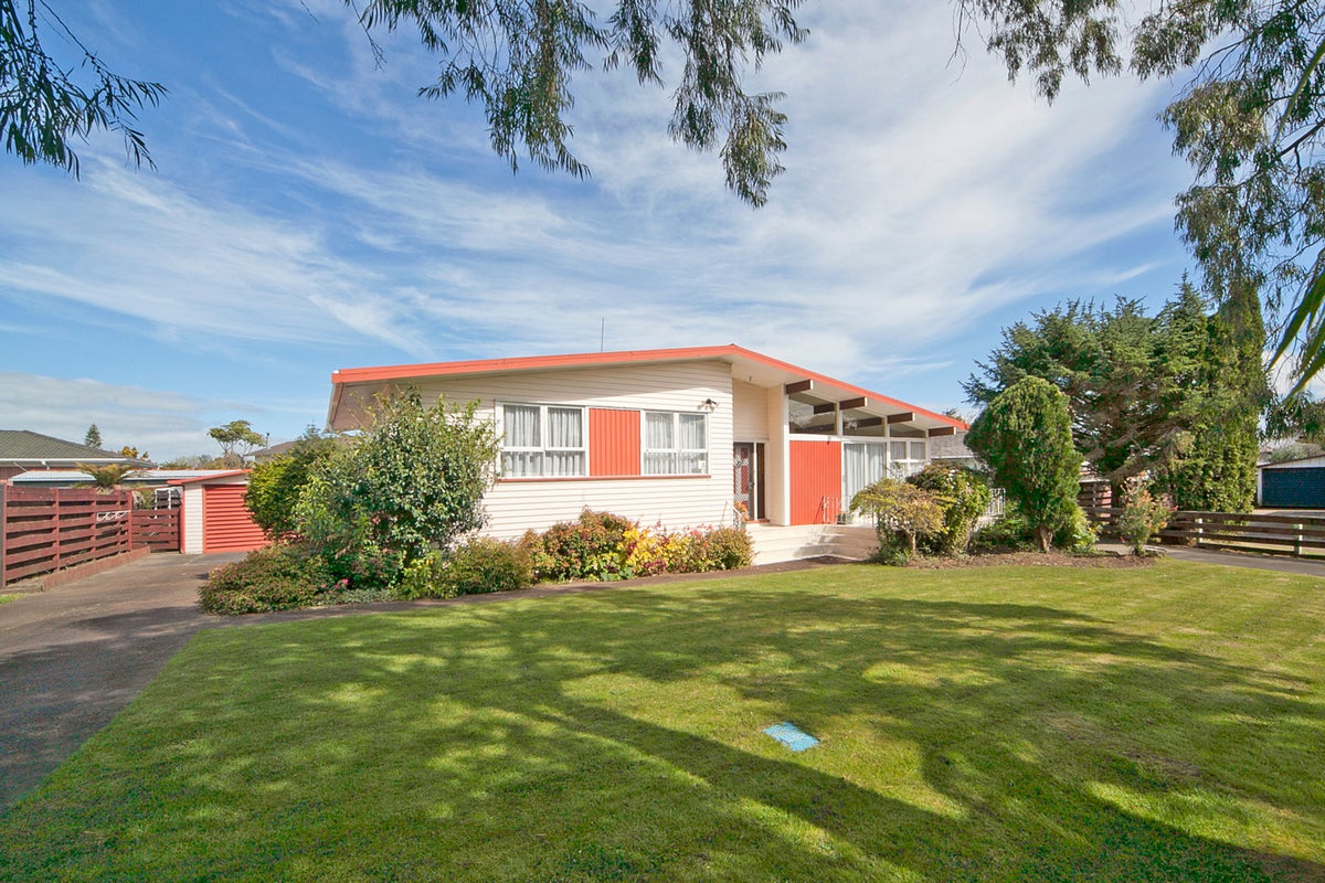 4 Maynard Place, Mangere Bridge, Auckland - Carousel 1