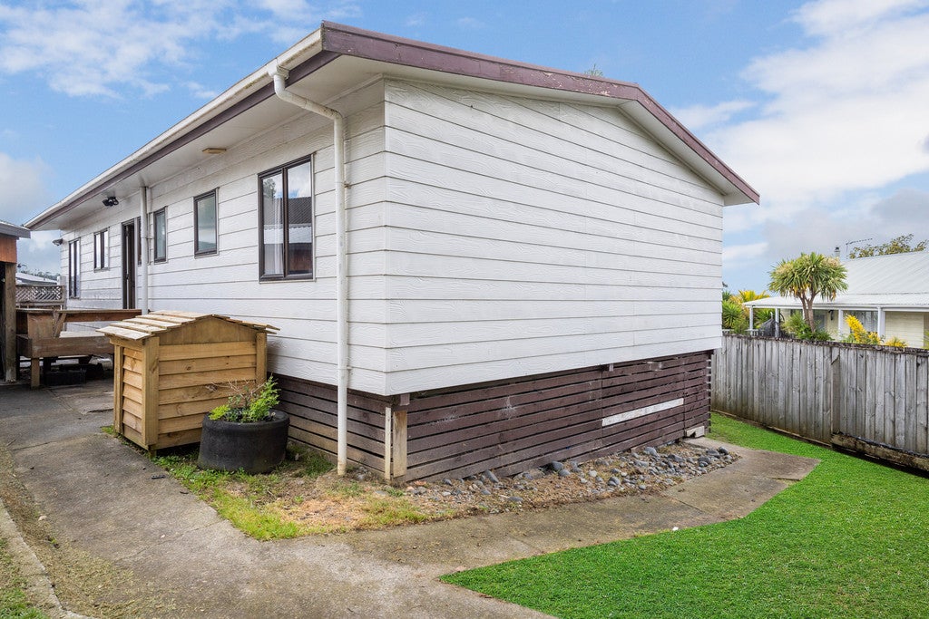 5 Macrocarpa Place, Ranui, Auckland - Carousel 2