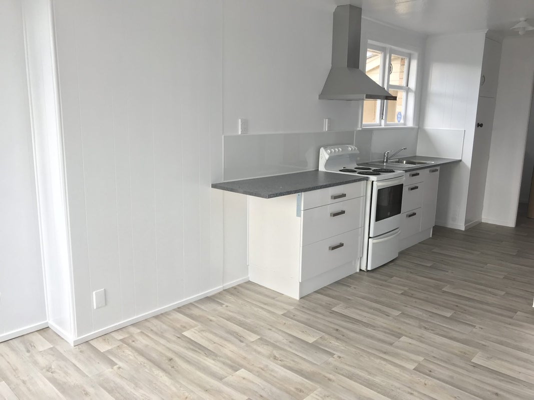 15 Slim Street, Bader, Hamilton - Carousel 2