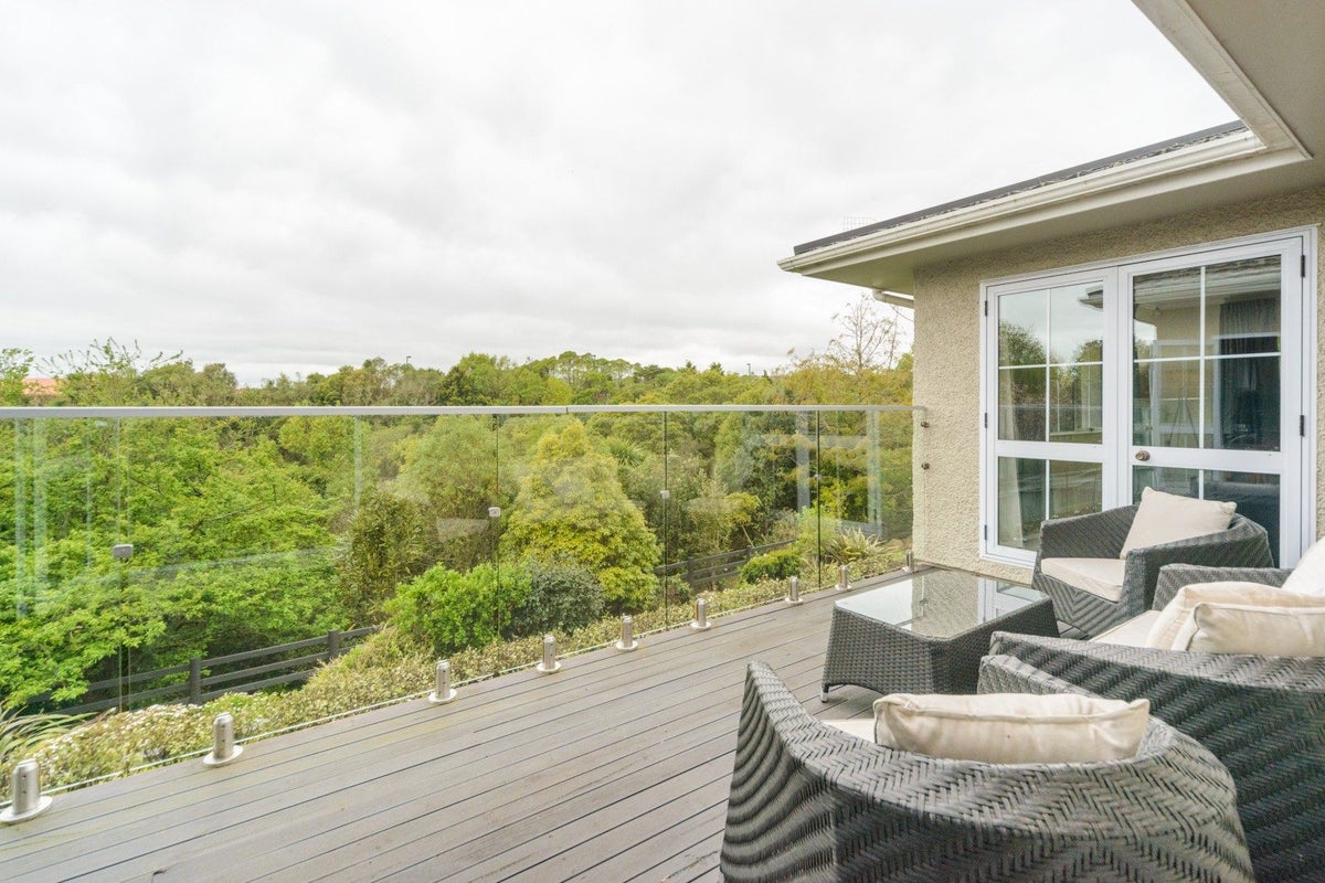 22 Greenwood Place, Fitzherbert, Palmerston North - Carousel 16