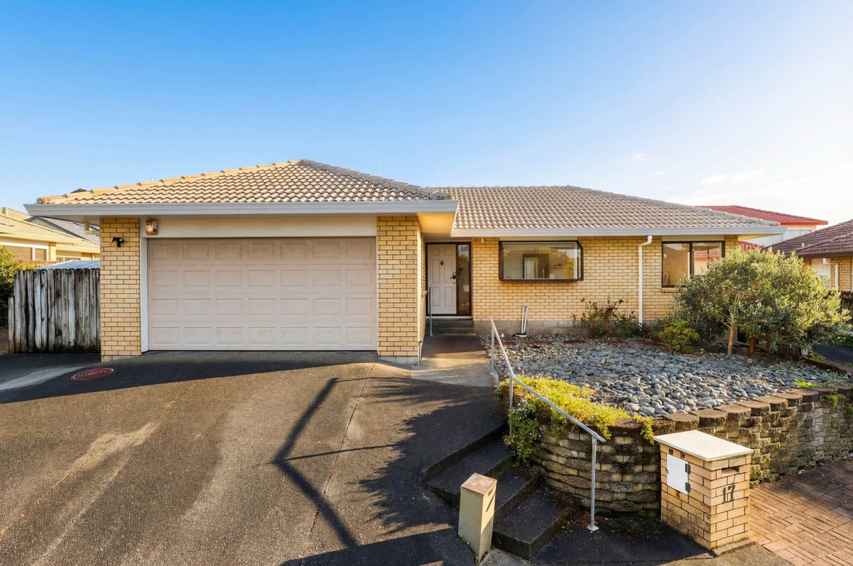 1/17 Penruddocke Road, Half Moon Bay, Manukau City, Auckland - Carousel 2
