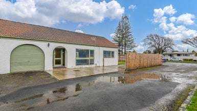 1/135 Cook Street, West End, Palmerston North - Carousel 1