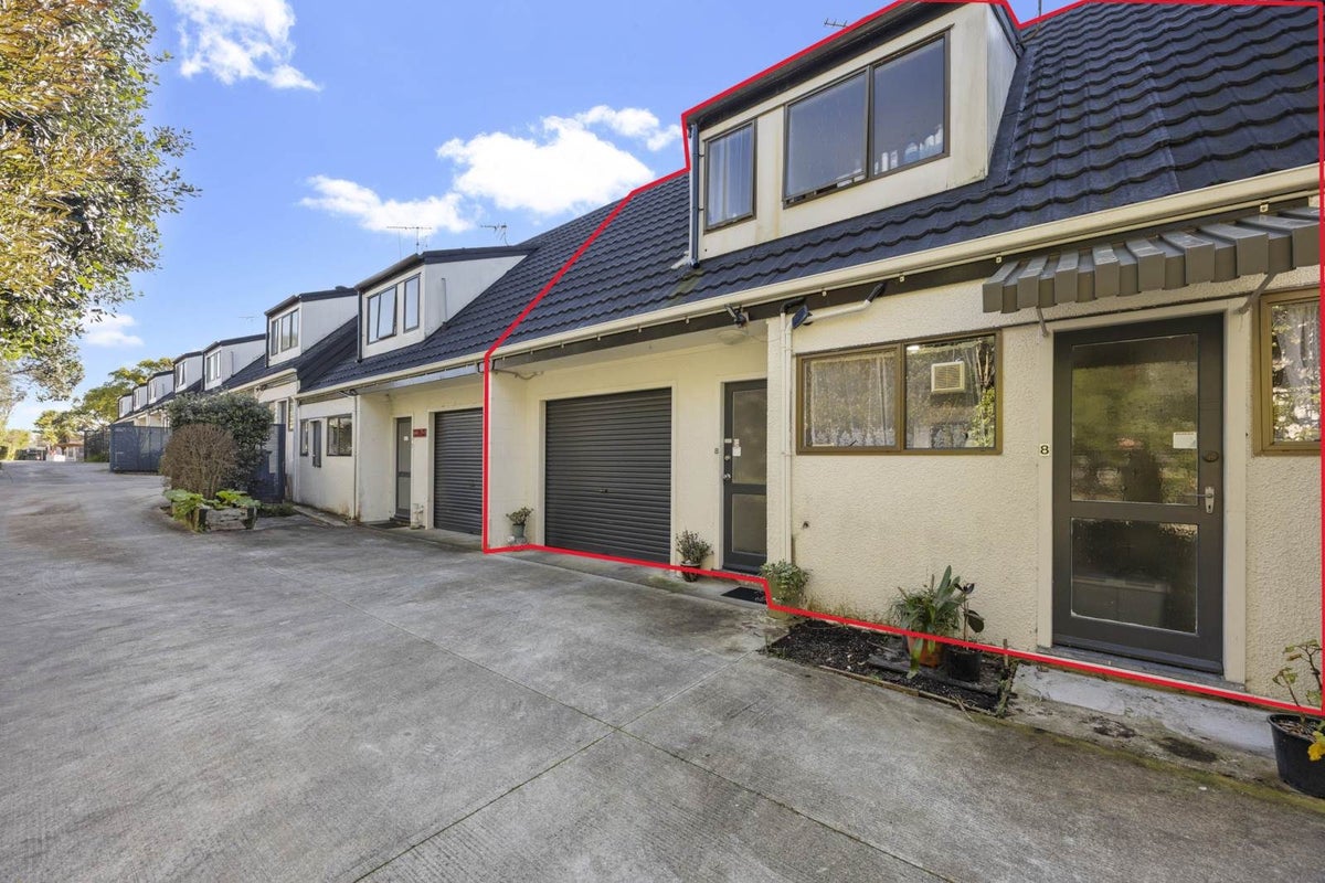 8/5 Koromiko Street, New Lynn, Auckland - Carousel 1