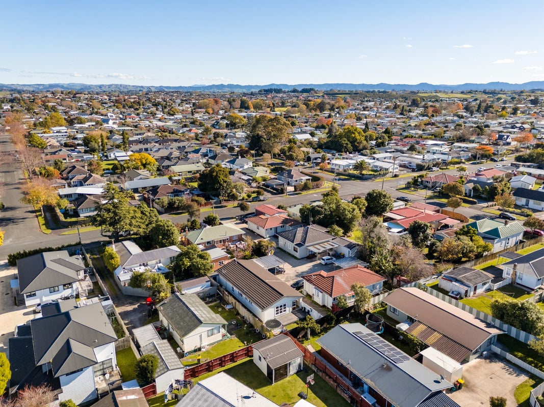 14 Wall Street, Nawton, Hamilton - Carousel 17
