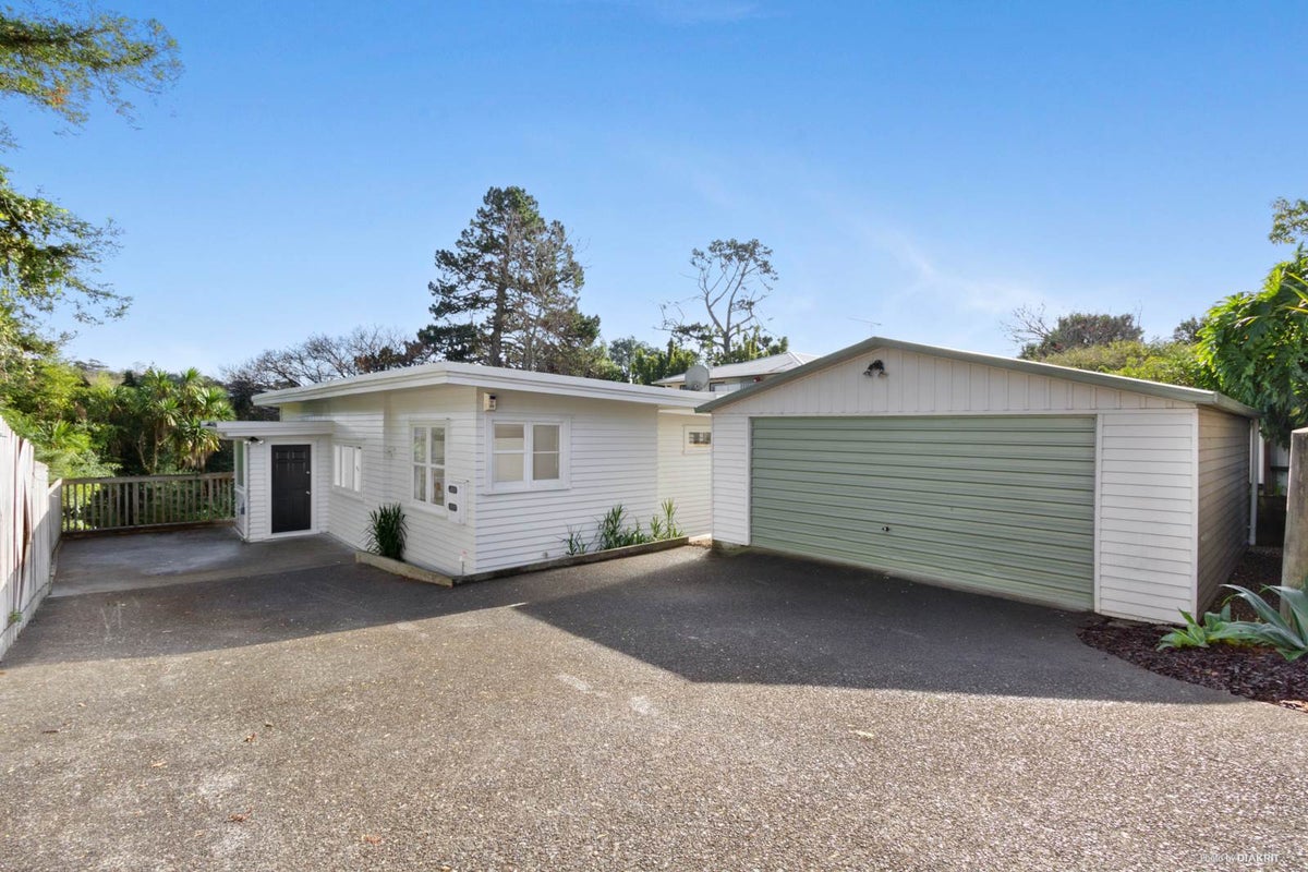 10A SABULITE Road, Kelston, Auckland - Carousel 1
