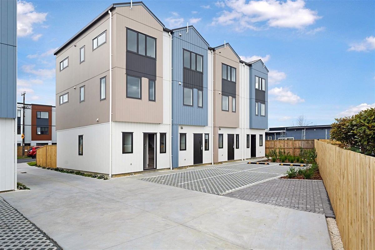 4/2 Abbotleigh Avenue, Te Atatu Peninsula, Auckland - Carousel 18