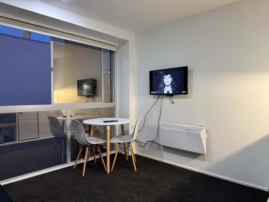 9J/147 Hobson Street, Auckland Central, Auckland - Carousel 1