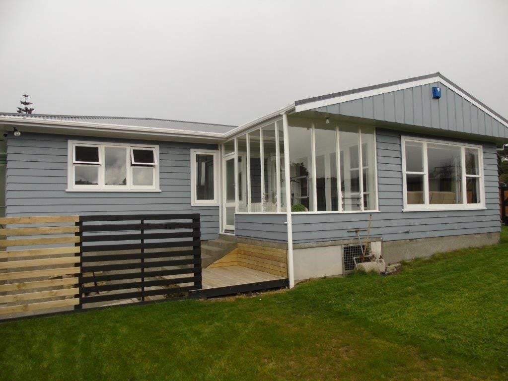 8 Glen Alton Avenue, Paparangi, Wellington - Carousel 1