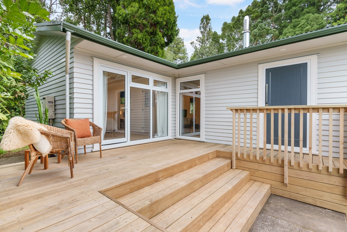 7 Boylan Road, Titirangi, Auckland - Carousel 1