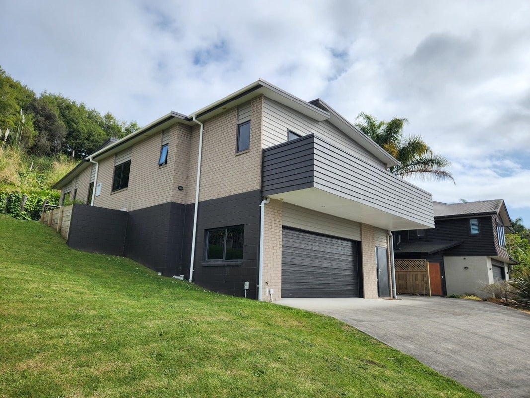 40 Highgrove Place, Bethlehem, Tauranga - Carousel 1
