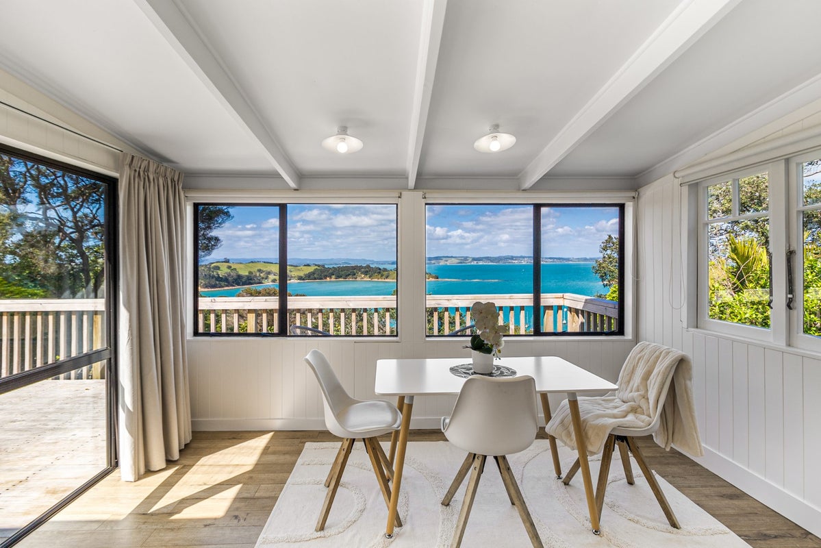 9 Upland Road, Omiha, Waiheke Island - Carousel 2