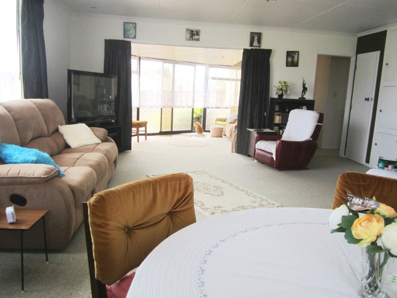 10 Takitimu Street, Waitarere Beach, Levin - Carousel 2