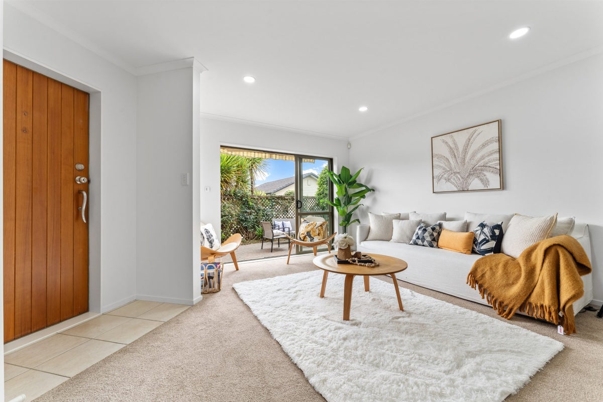 8/1 Piriti Drive, Te Atatu Peninsula, Auckland - Carousel 2