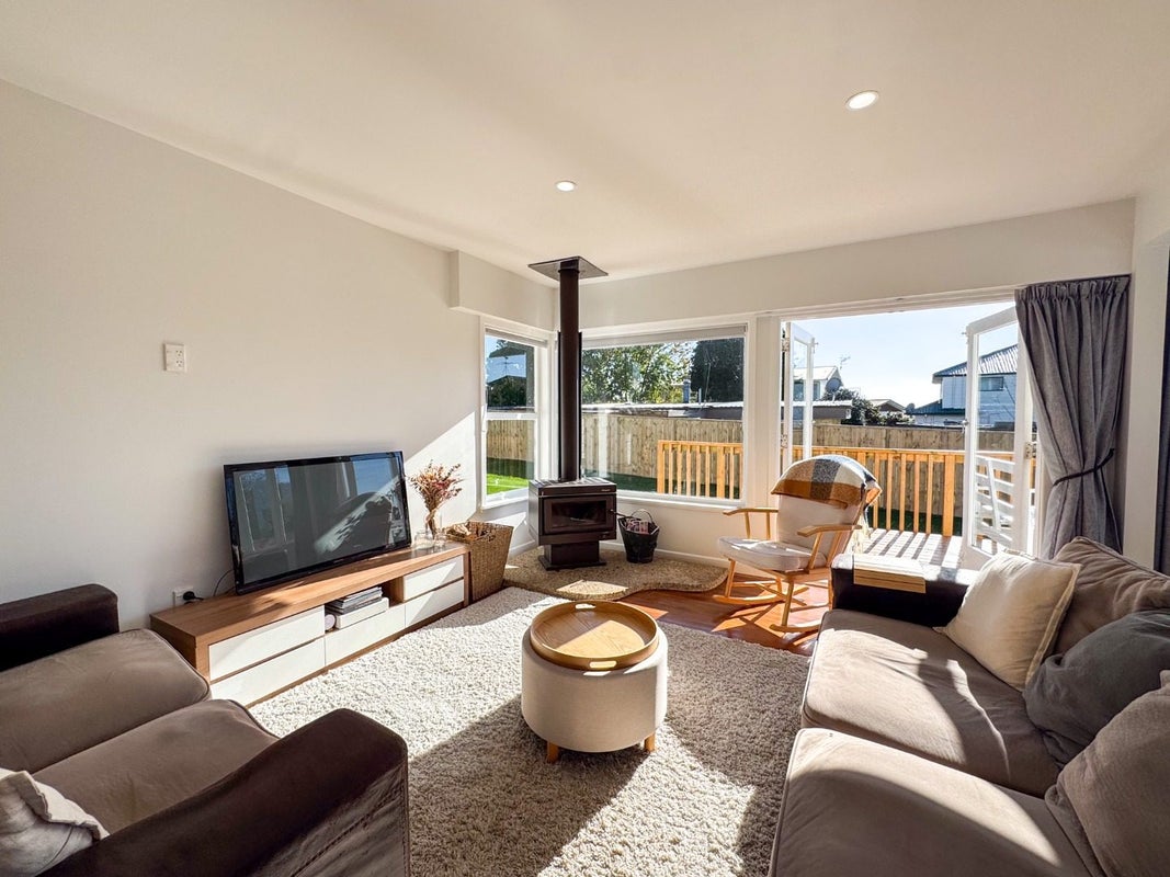 104 Chivalry Road, Glenfield, Auckland - Carousel 2