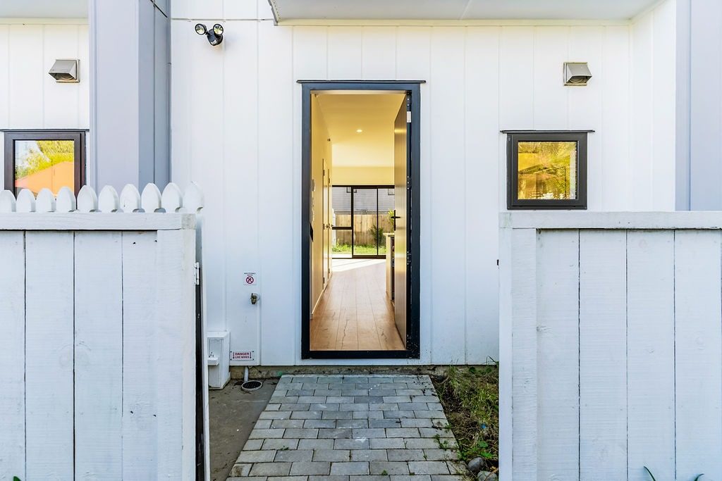 9/54 Swanson Road, Henderson, Auckland - Carousel 1
