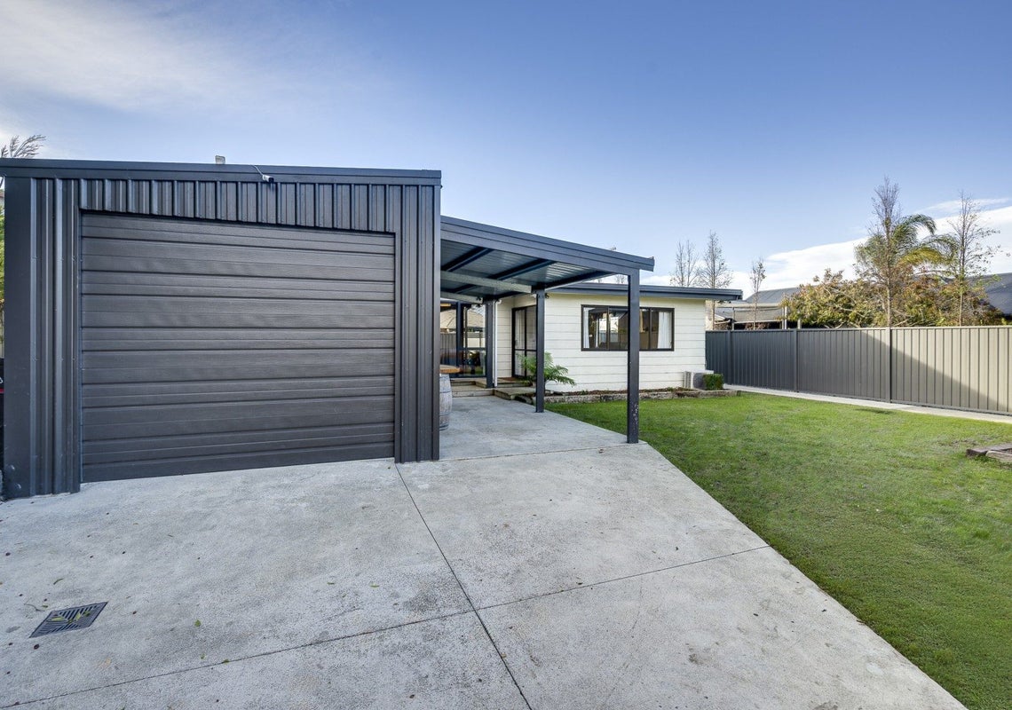 8 Mission Road, Greenmeadows, Napier - Carousel 21