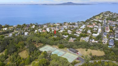 158 Beach Road, Campbells Bay, Auckland - Carousel 1