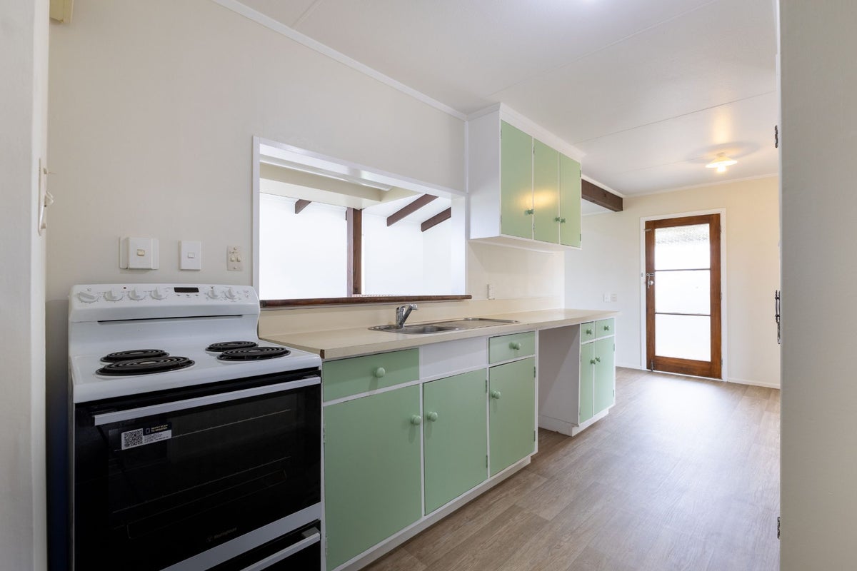 28 Dunk Place, Milson, Palmerston North - Carousel 2