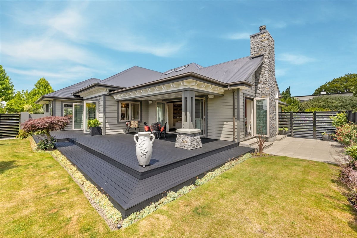 19 Glen Oaks Drive, Northwood, Christchurch - Carousel 1
