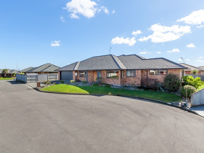 22 Johnstone Drive, Fitzherbert, Palmerston North - Carousel 2
