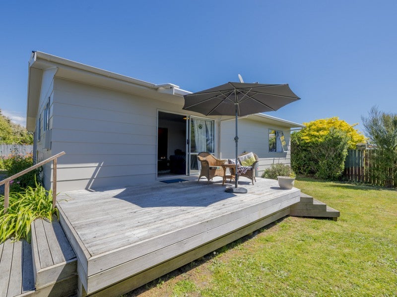 67B Atkinson Avenue, Otaki Beach, Otaki - Carousel 1