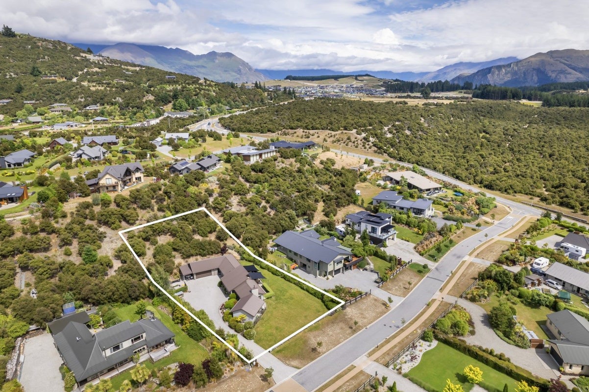 26 Hardie Place, Albert Town, Wanaka - Carousel 23